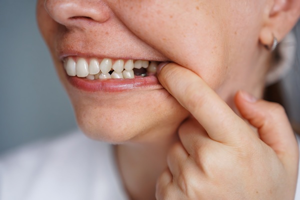How Soon Can I Drink Alcohol Or Consume Other Foods After A Tooth Extraction?